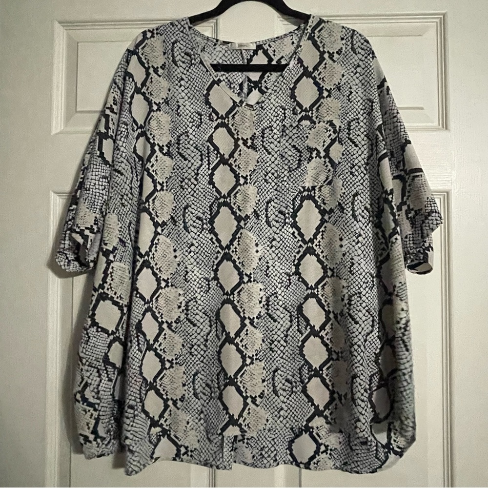 Light airy snake print shirt